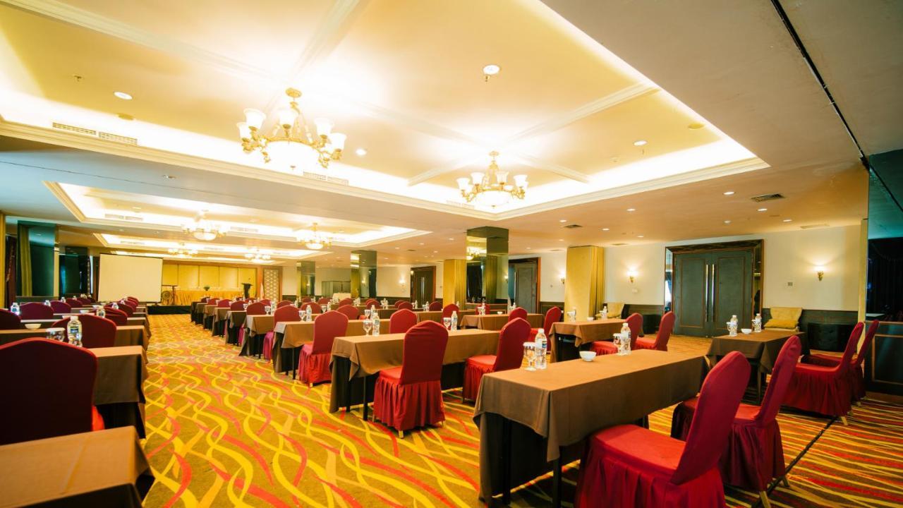 King'S Hotel Nagoya Batam Exterior photo
