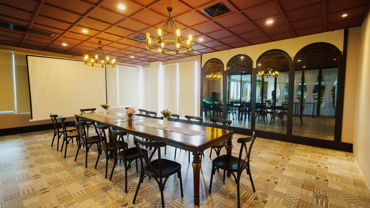 King'S Hotel Nagoya Batam Exterior photo