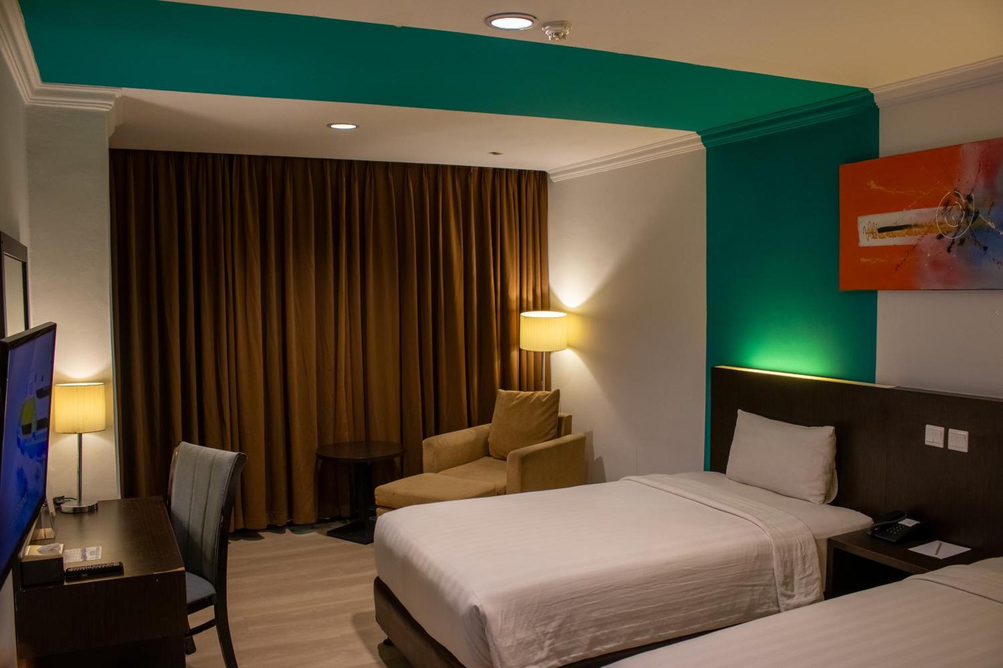 King'S Hotel Nagoya Batam Exterior photo