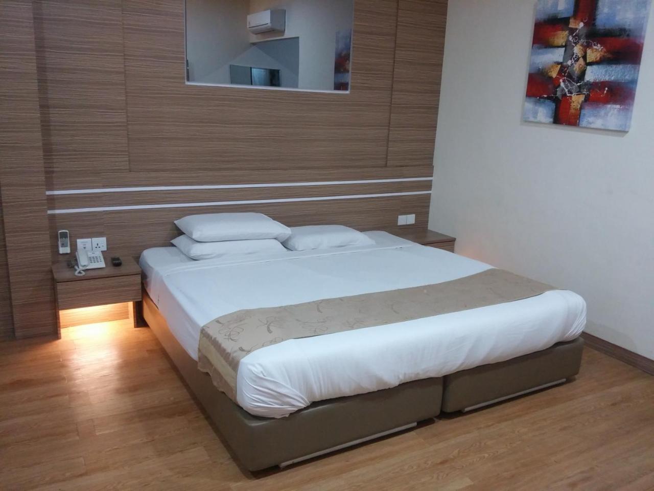 King'S Hotel Nagoya Batam Exterior photo