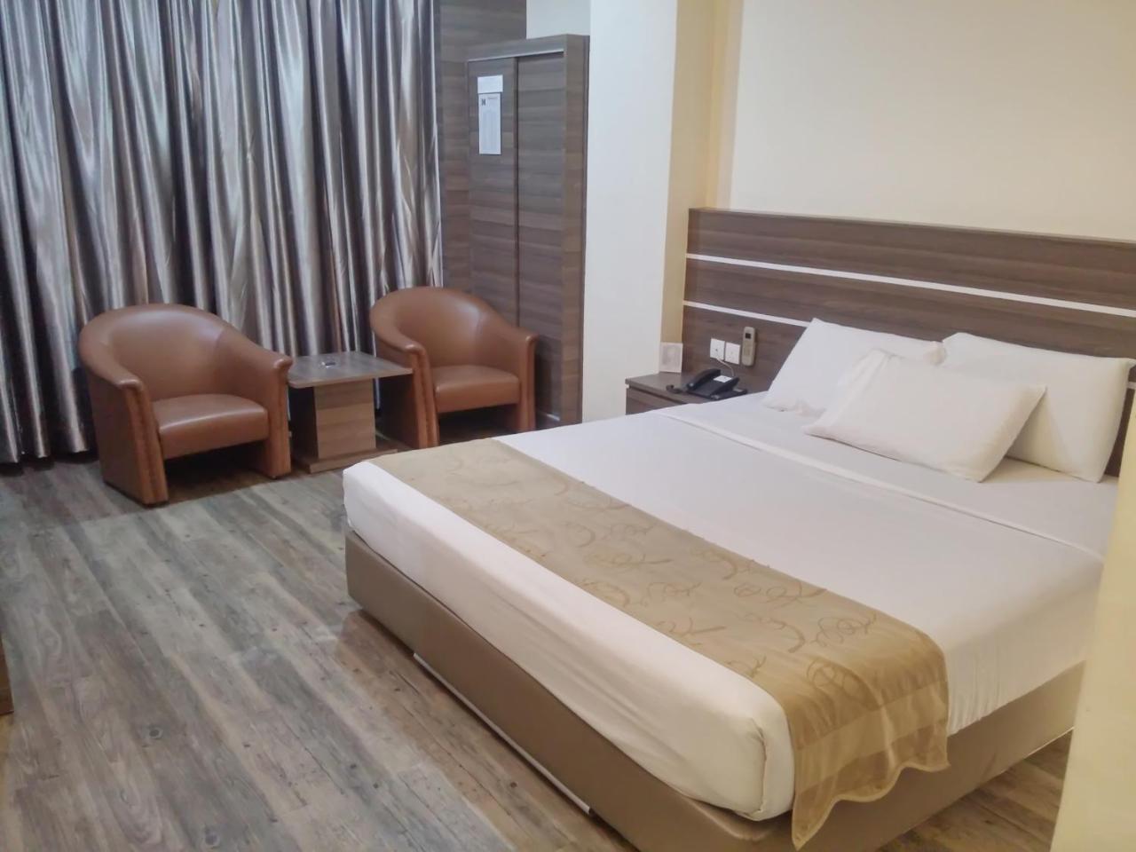 King'S Hotel Nagoya Batam Exterior photo